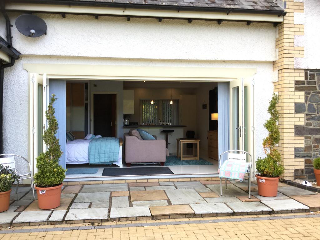 Plas Y Dderwen Bed And Breakfast Αμπερίστγουιθ Εξωτερικό φωτογραφία